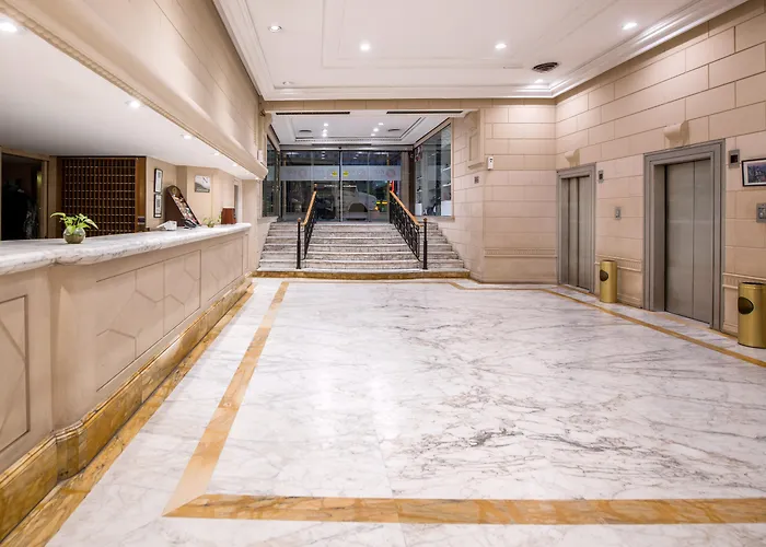Exe Hotel Colón